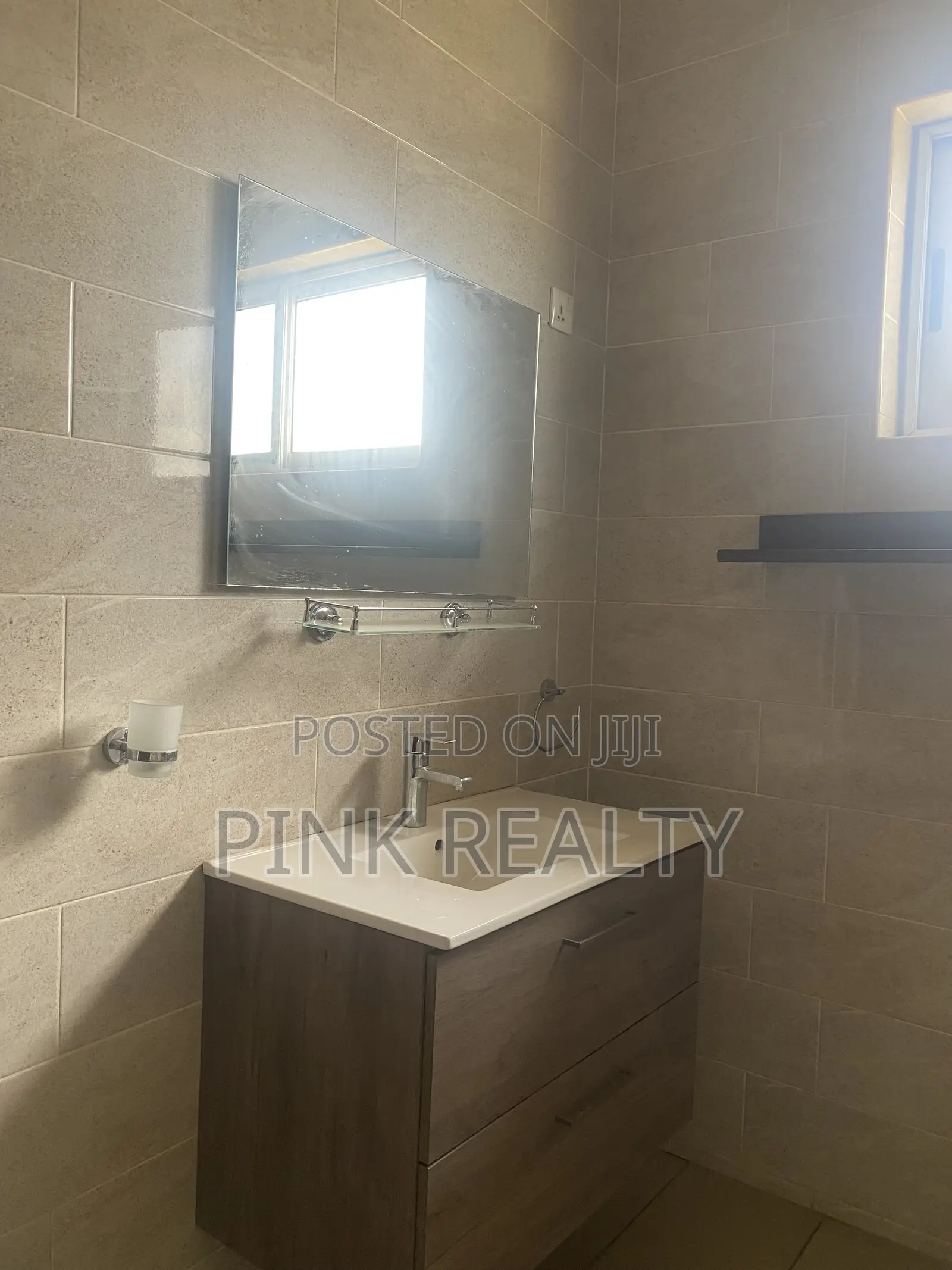 4bdrm House in East Legon for rent