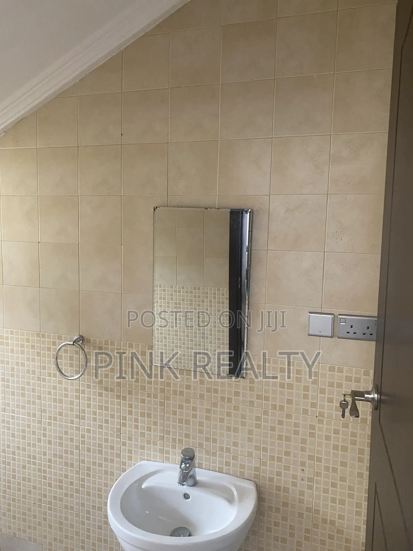 4bdrm House in East Legon for rent