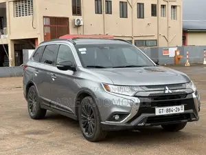 Mitsubishi Outlander SE FWD 2020 Gray