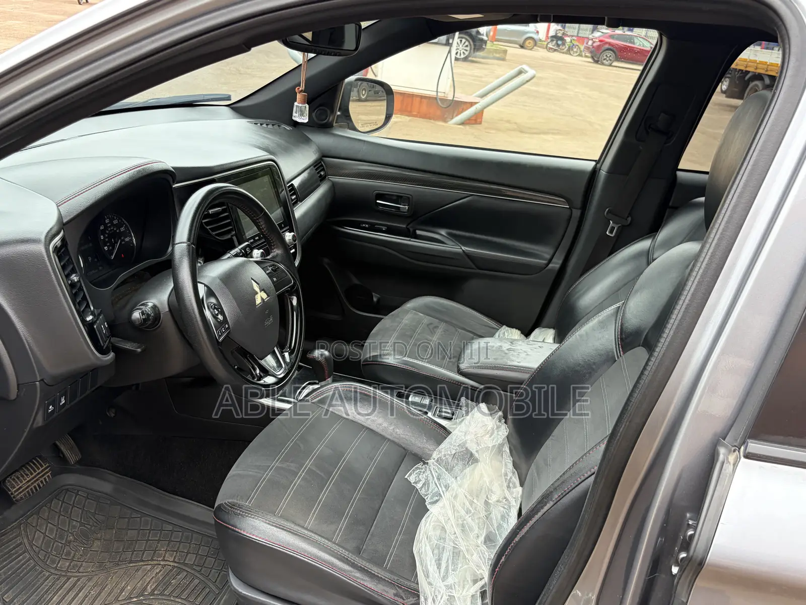 Mitsubishi Outlander SE FWD 2020 Gray
