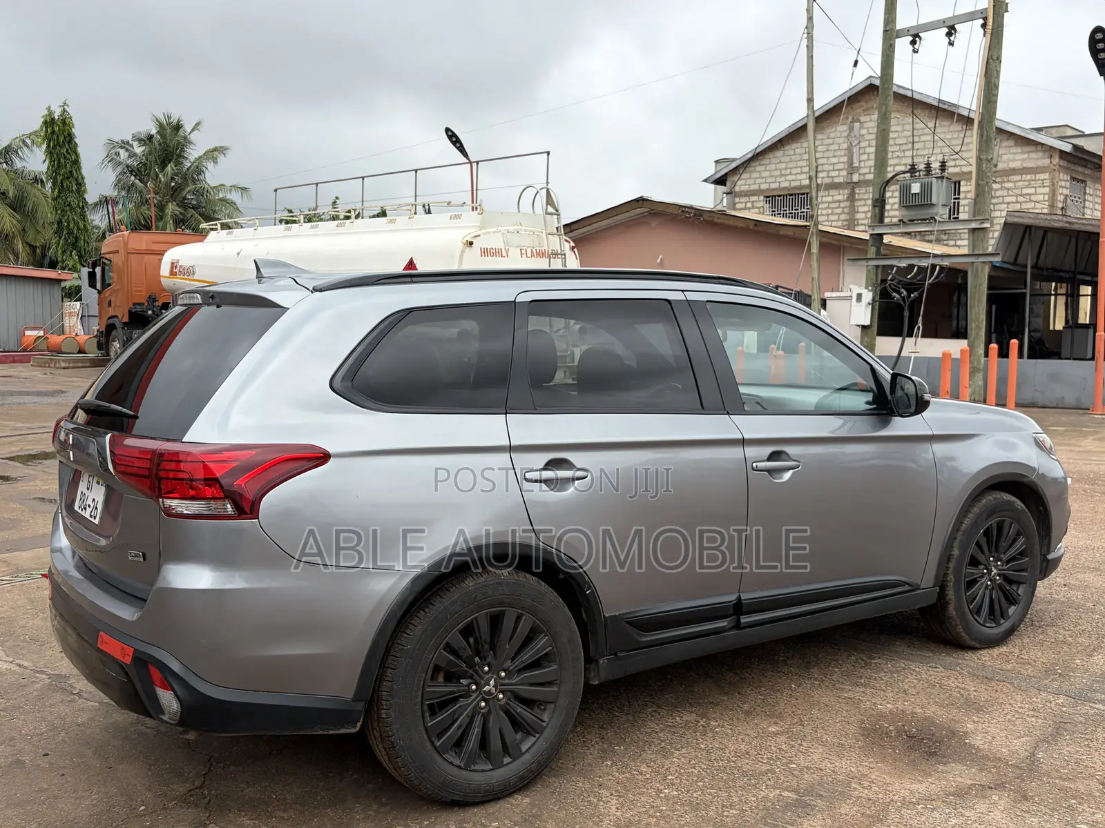 Mitsubishi Outlander SE FWD 2020 Gray