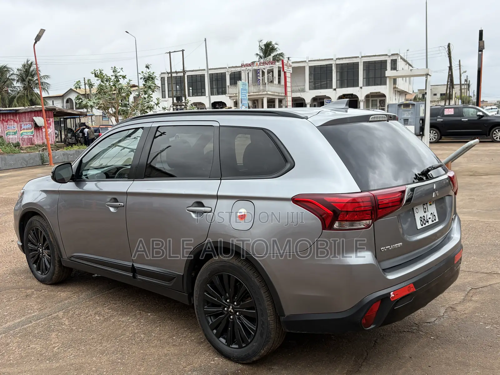 Mitsubishi Outlander SE FWD 2020 Gray