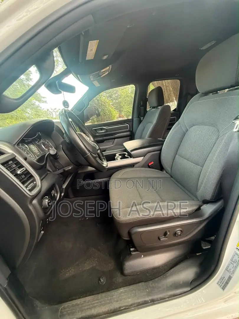 RAM 1500 2021 White