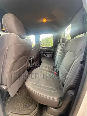 RAM 1500 2021 White