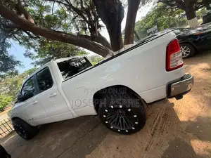 RAM 1500 2021 White