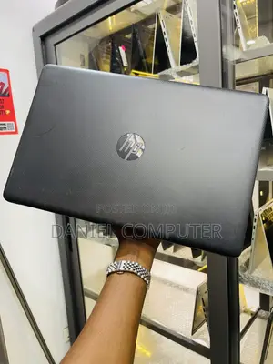 Laptop HP 15 8GB AMD Ryzen 5 HDD+SSD 320GB