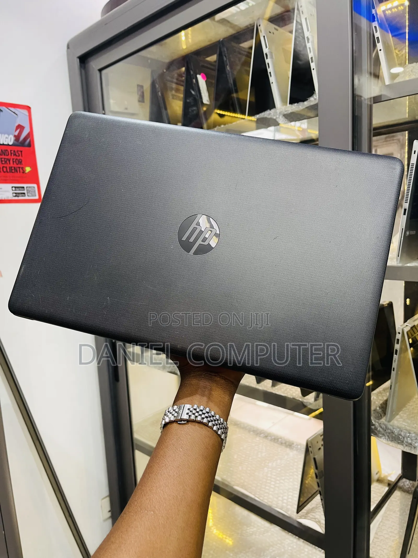 Laptop HP 15 8GB AMD Ryzen 5 HDD+SSD 320GB