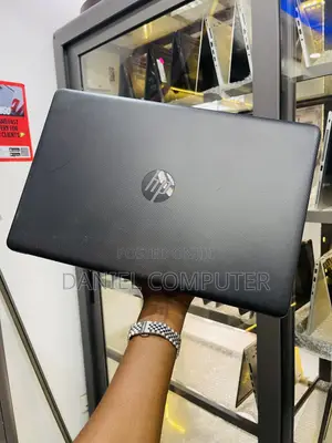 Laptop HP 15 8GB AMD Ryzen 5 HDD+SSD 320GB