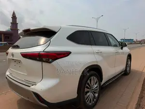 Toyota Highlander Platinum 2021 White