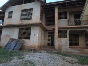 8bdrm House in Fredimens Real, Kumasi Metropolitan for sale