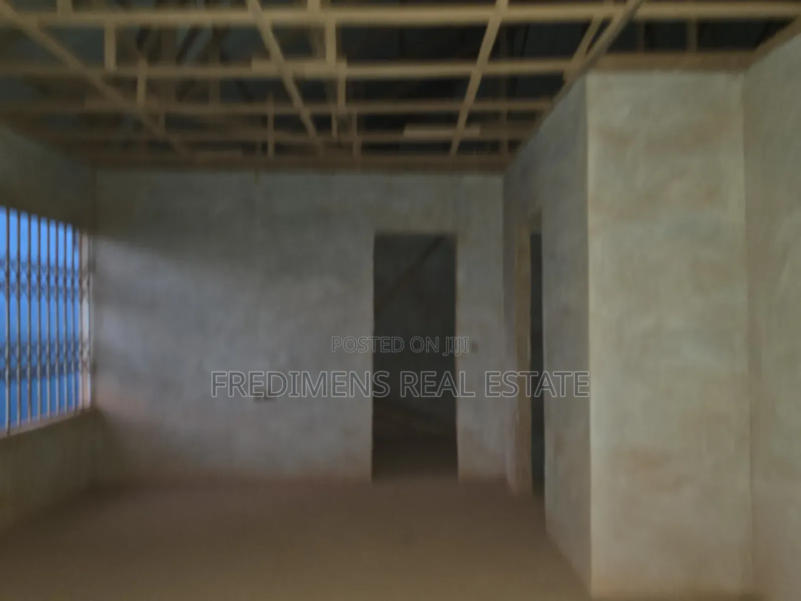 8bdrm House in Fredimens Real, Kumasi Metropolitan for sale