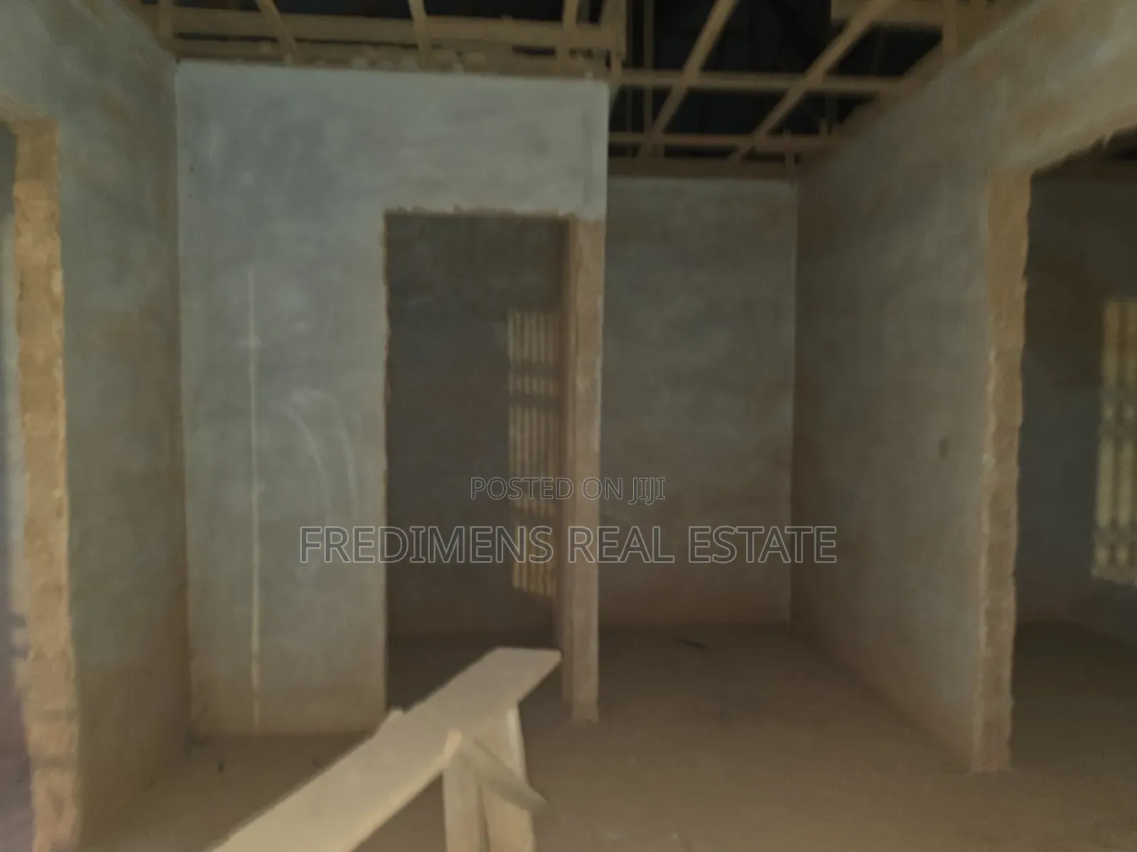 8bdrm House in Fredimens Real, Kumasi Metropolitan for sale