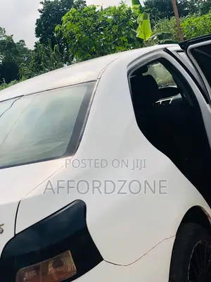 Toyota Yaris 2009 White