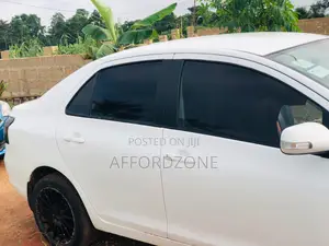 Toyota Yaris 2009 White