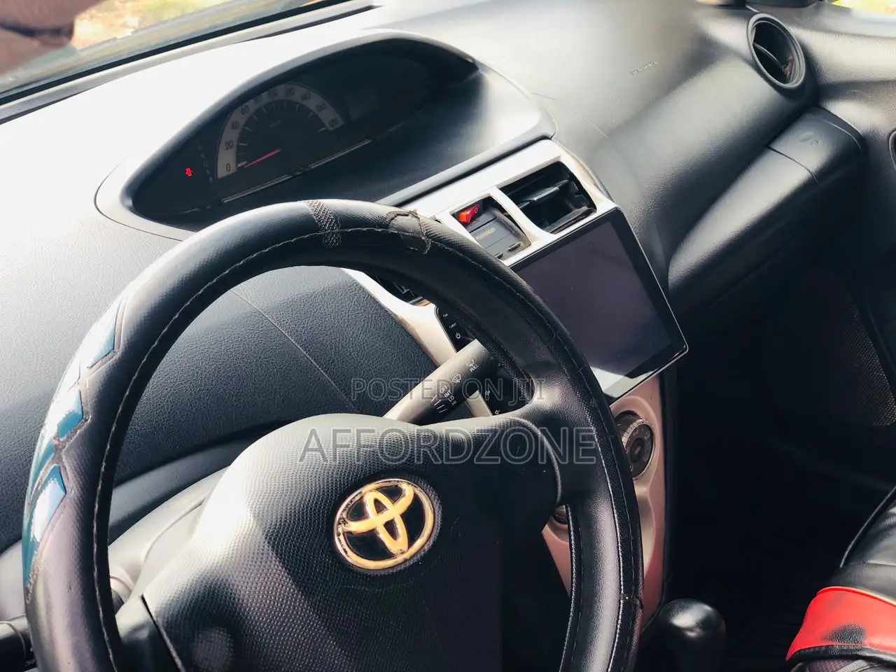 Toyota Yaris 2009 White