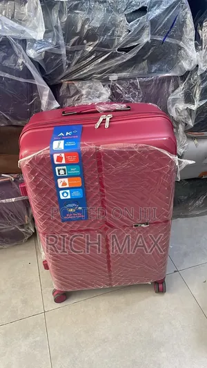 Water Resistant Traveling Bag