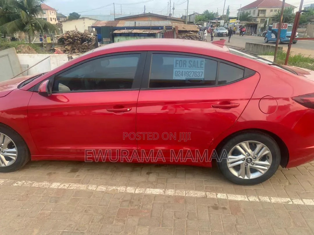 Hyundai Elantra 2020 Red