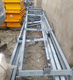 Semi-Automatic Concrete Block Machine