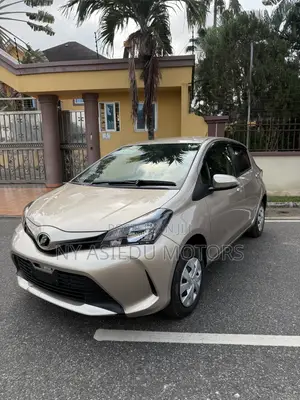 Toyota Vitz 1.3 FWD 3dr 2015 Gold