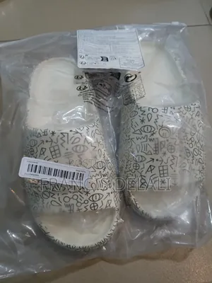 Unisex Outdoor and Indoor Slippers