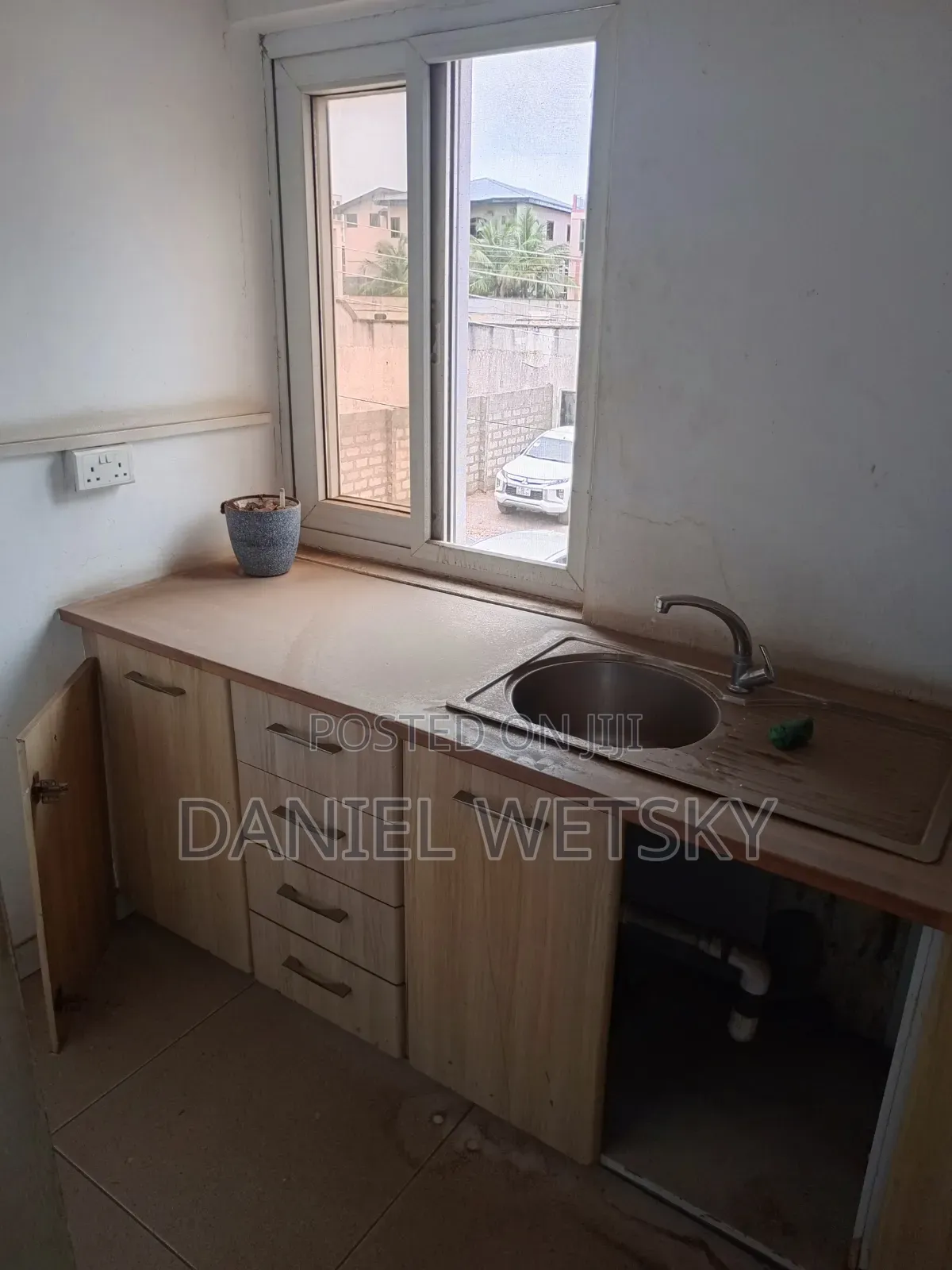 A 10 Rooms Storey Building Office Is for Rent at Accra Tudu,