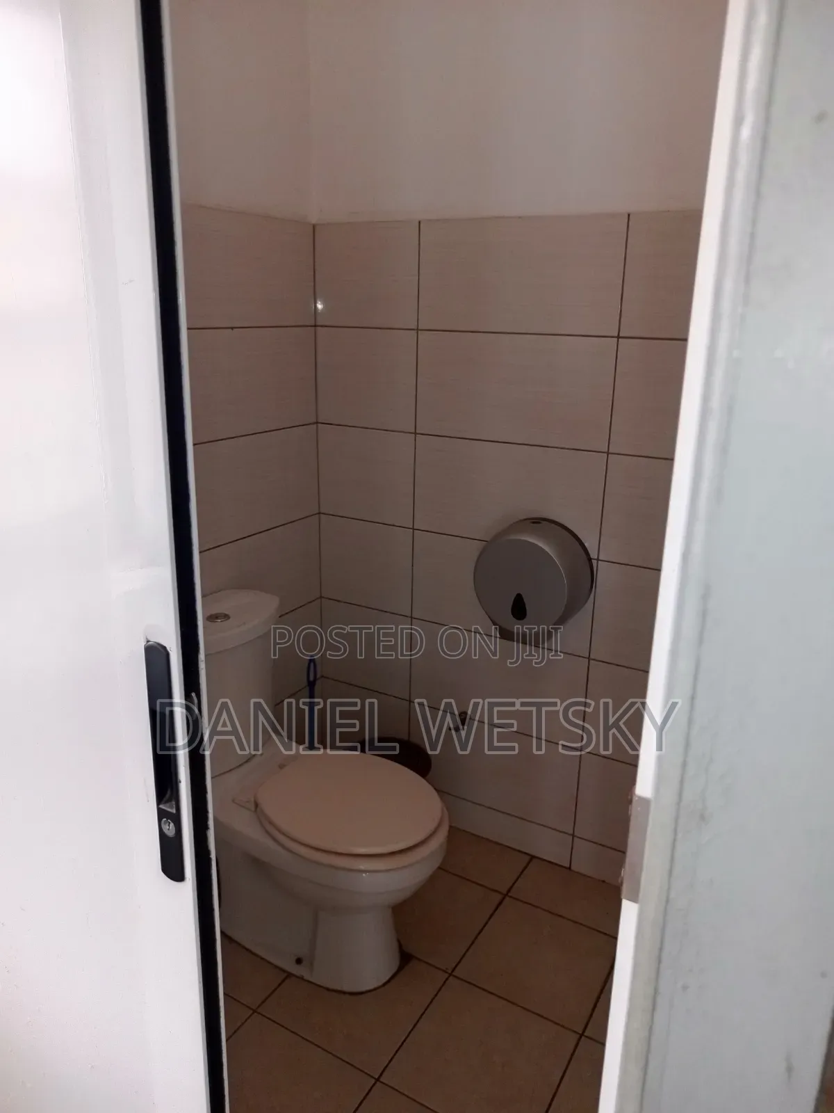 A 10 Rooms Storey Building Office Is for Rent at Accra Tudu,