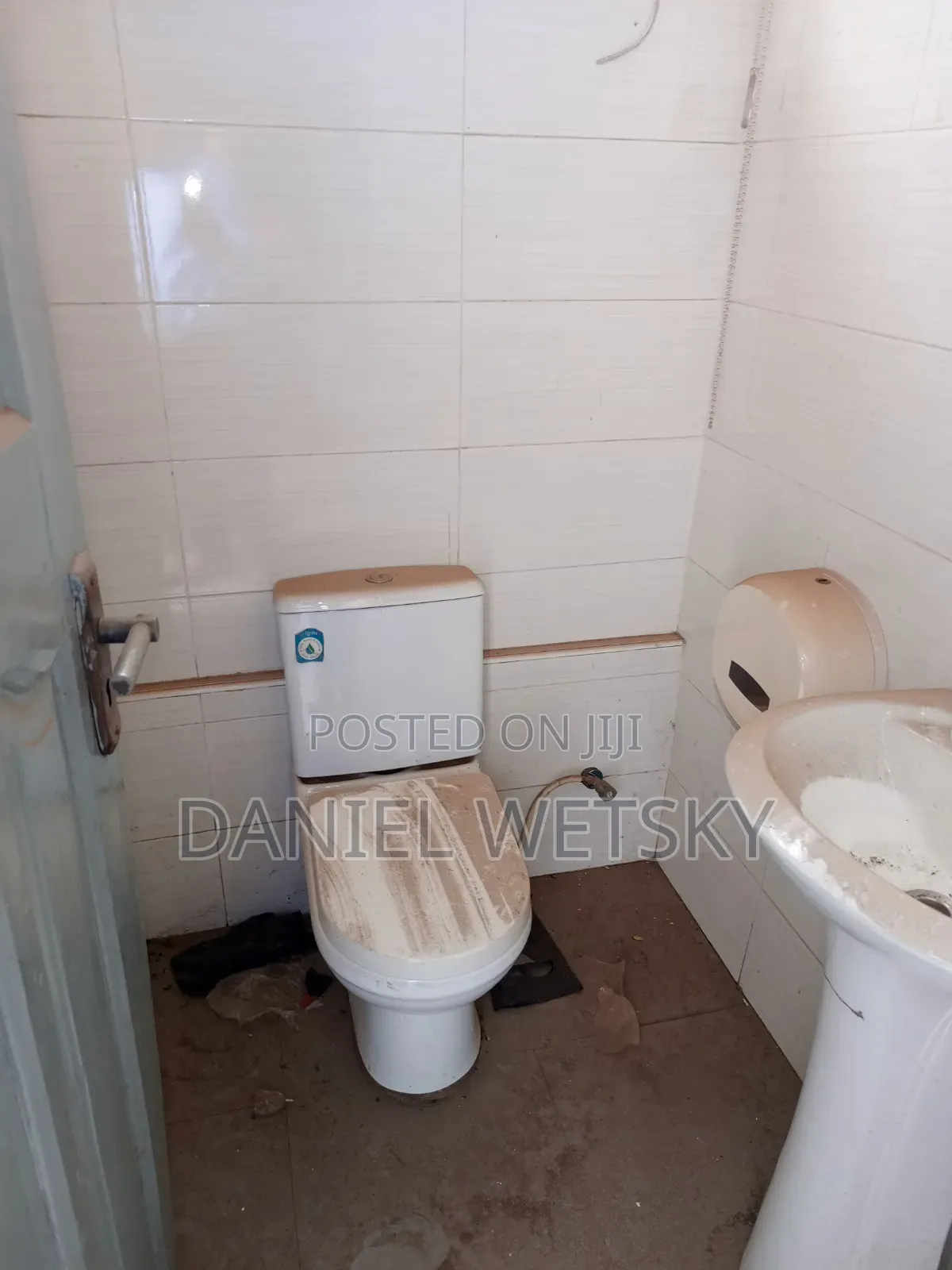 A 10 Rooms Storey Building Office Is for Rent at Accra Tudu,
