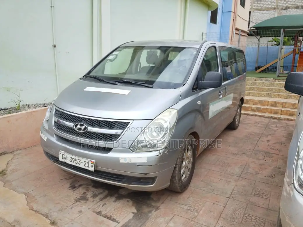 Hyundai Starex 2015 Silver