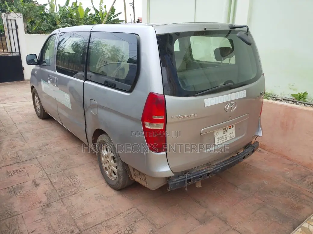 Hyundai Starex 2015 Silver