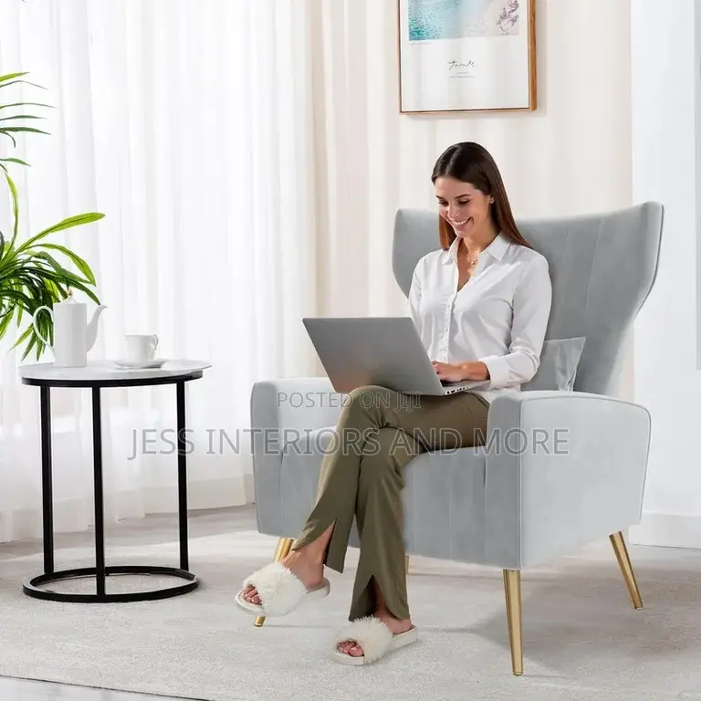 Accent Chair(Velvet Wingback)