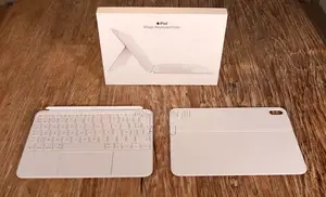 Apple iPad Magic Folio Keyboard