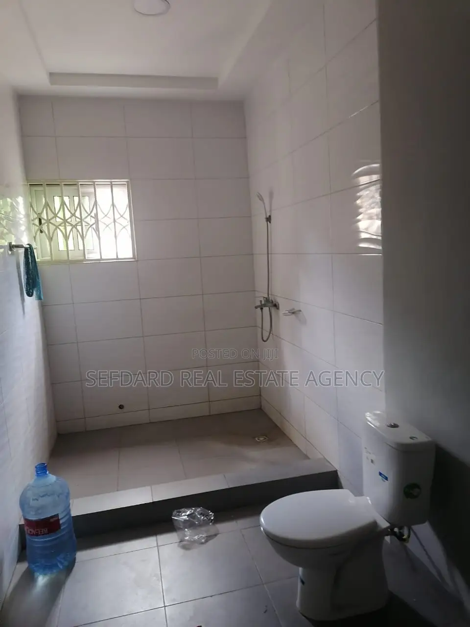 4bdrm Duplex in Sefdard Properties, Pokuase for rent