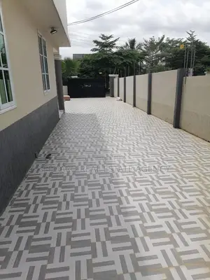 4bdrm Duplex in Sefdard Properties, Pokuase for rent