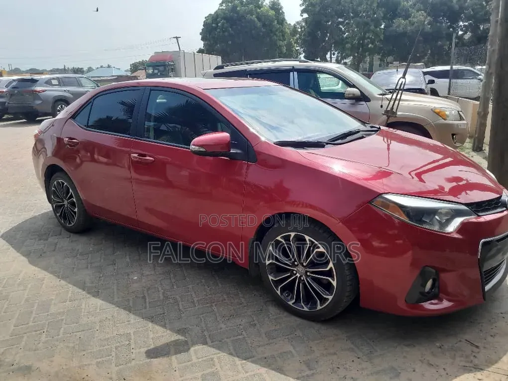 Toyota Corolla 2016 Red