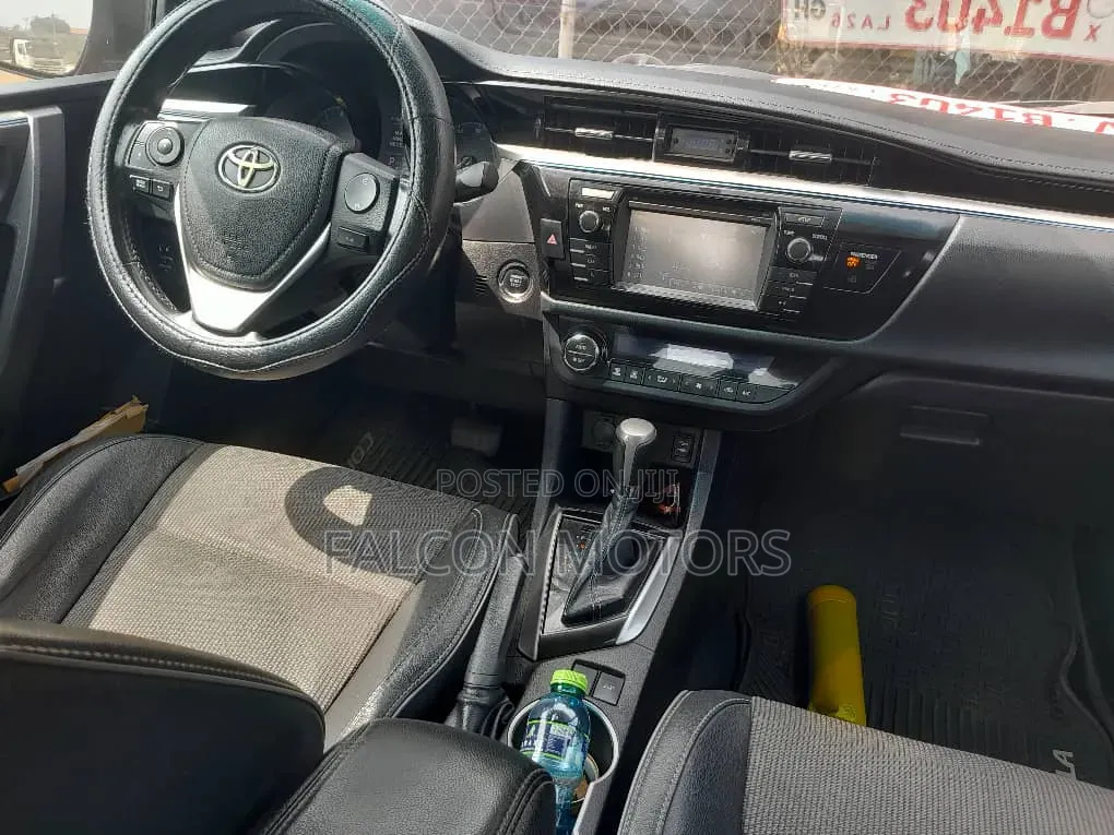Toyota Corolla 2016 Red