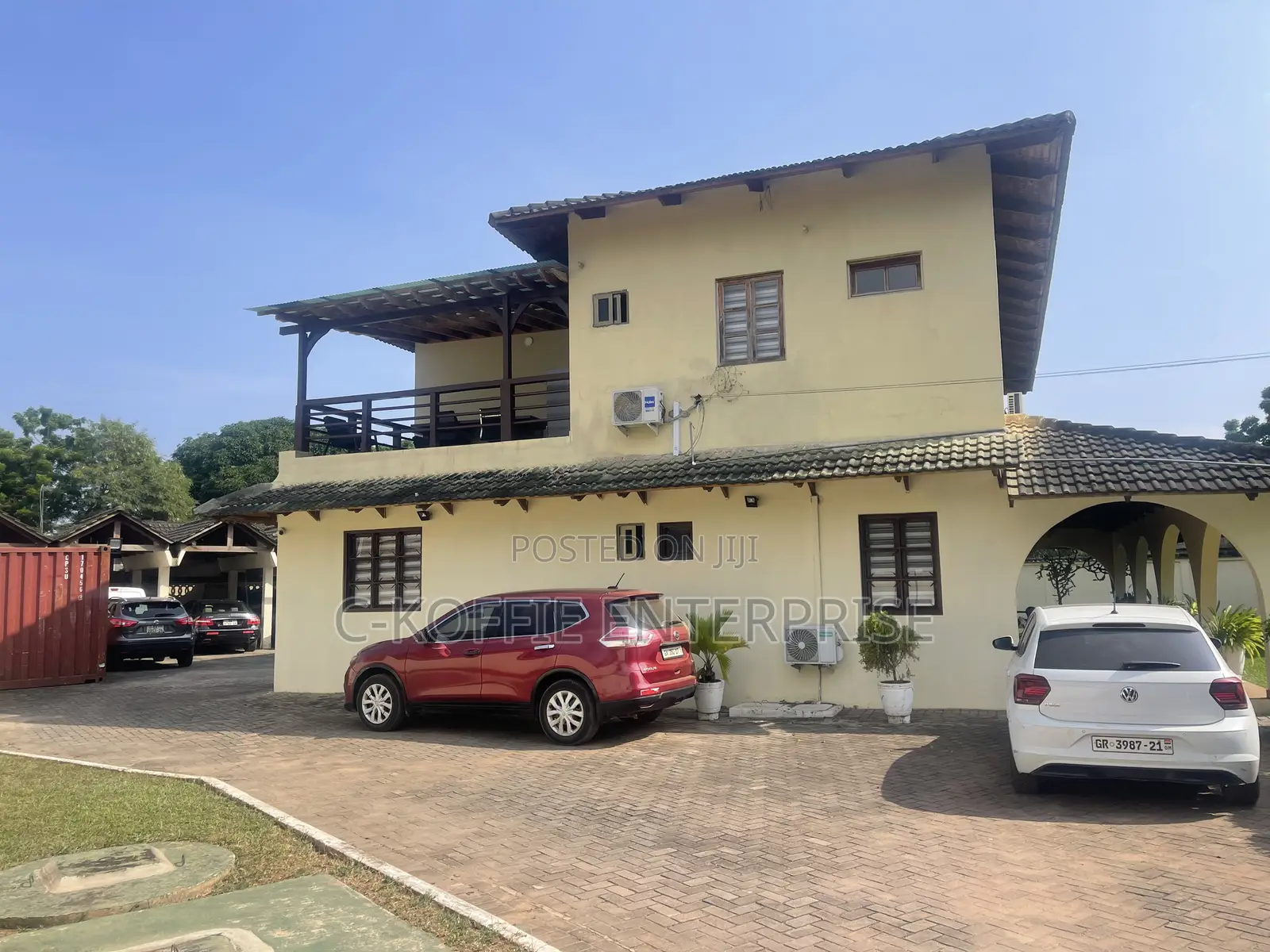 12bdrm Mansion in Tesano for sale
