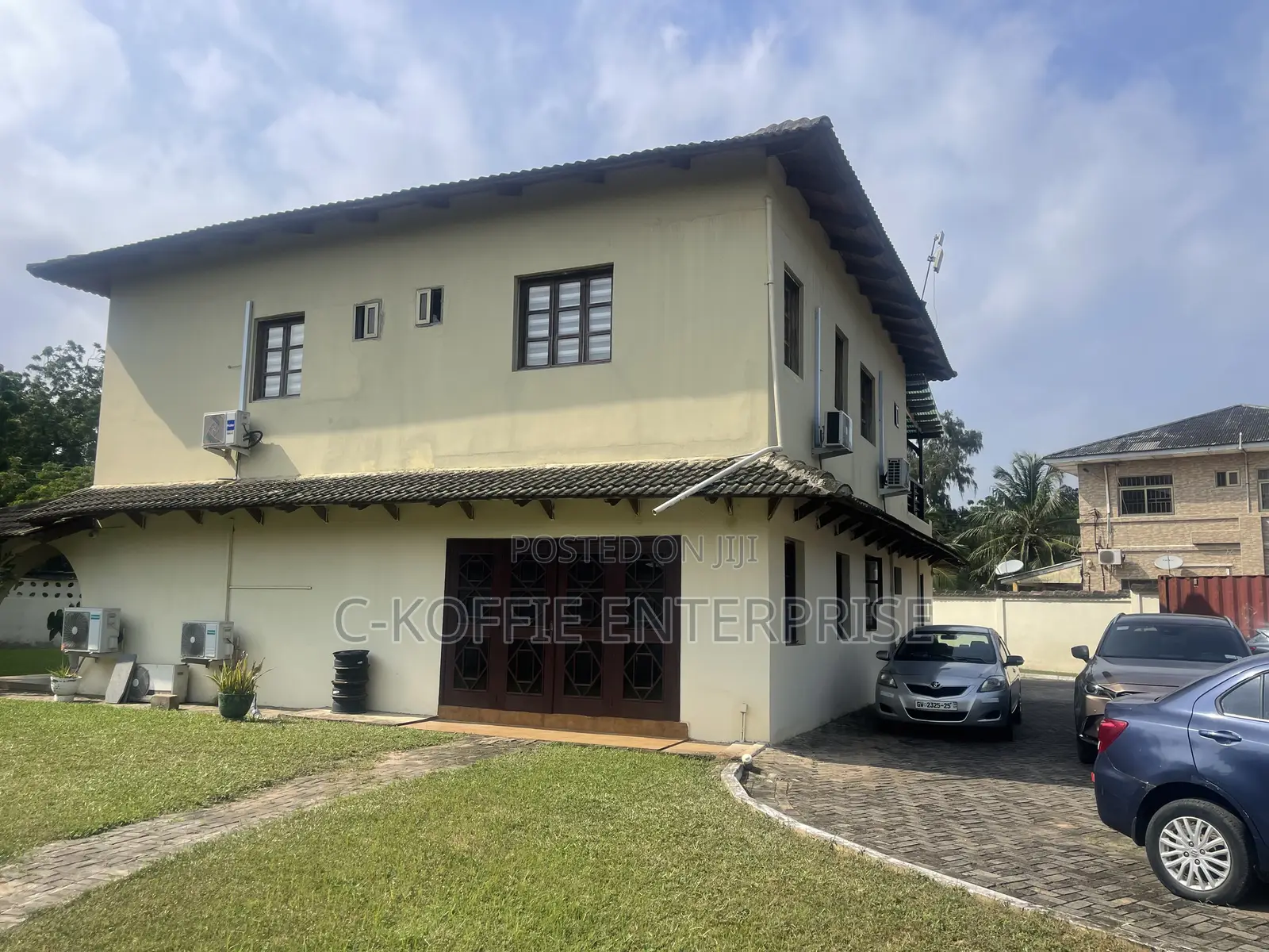 12bdrm Mansion in Tesano for sale