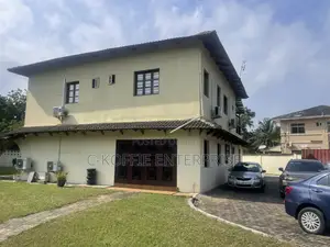 12bdrm Mansion in Tesano for sale
