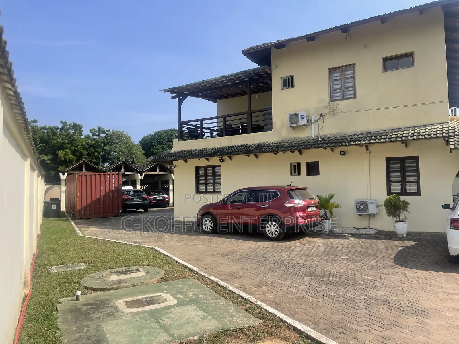 12bdrm Mansion in Tesano for sale