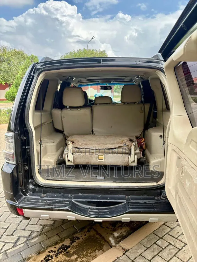 Mitsubishi Pajero 2015 Black