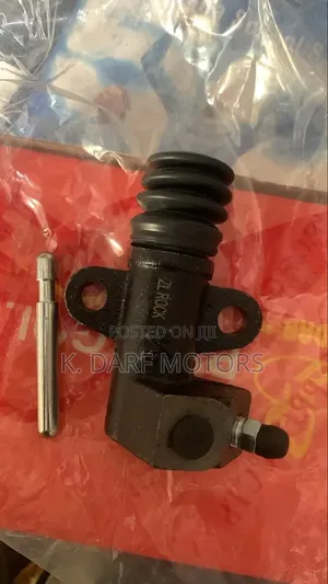 Nissan Hardbody Clutch Pot