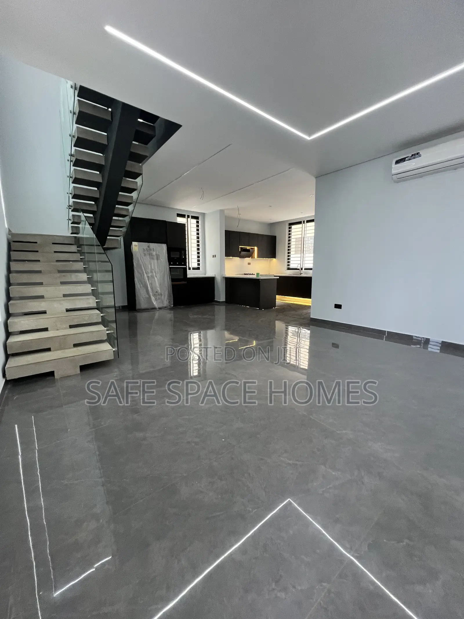 4bdrm Duplex in Burma Camp for rent