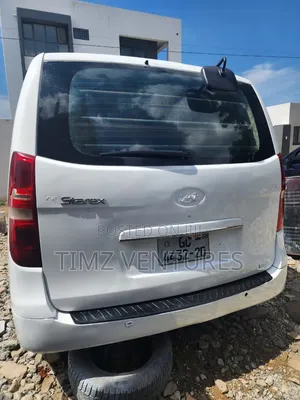 Hyundai H200 2010 White