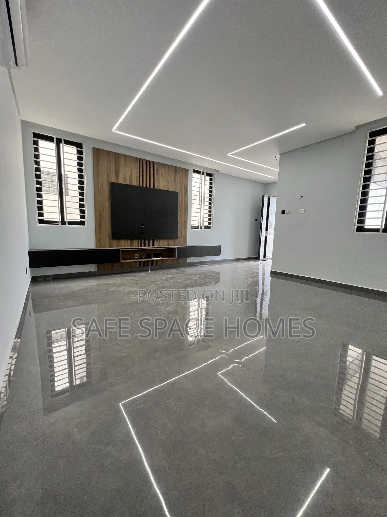 4bdrm Duplex in Burma Camp for rent