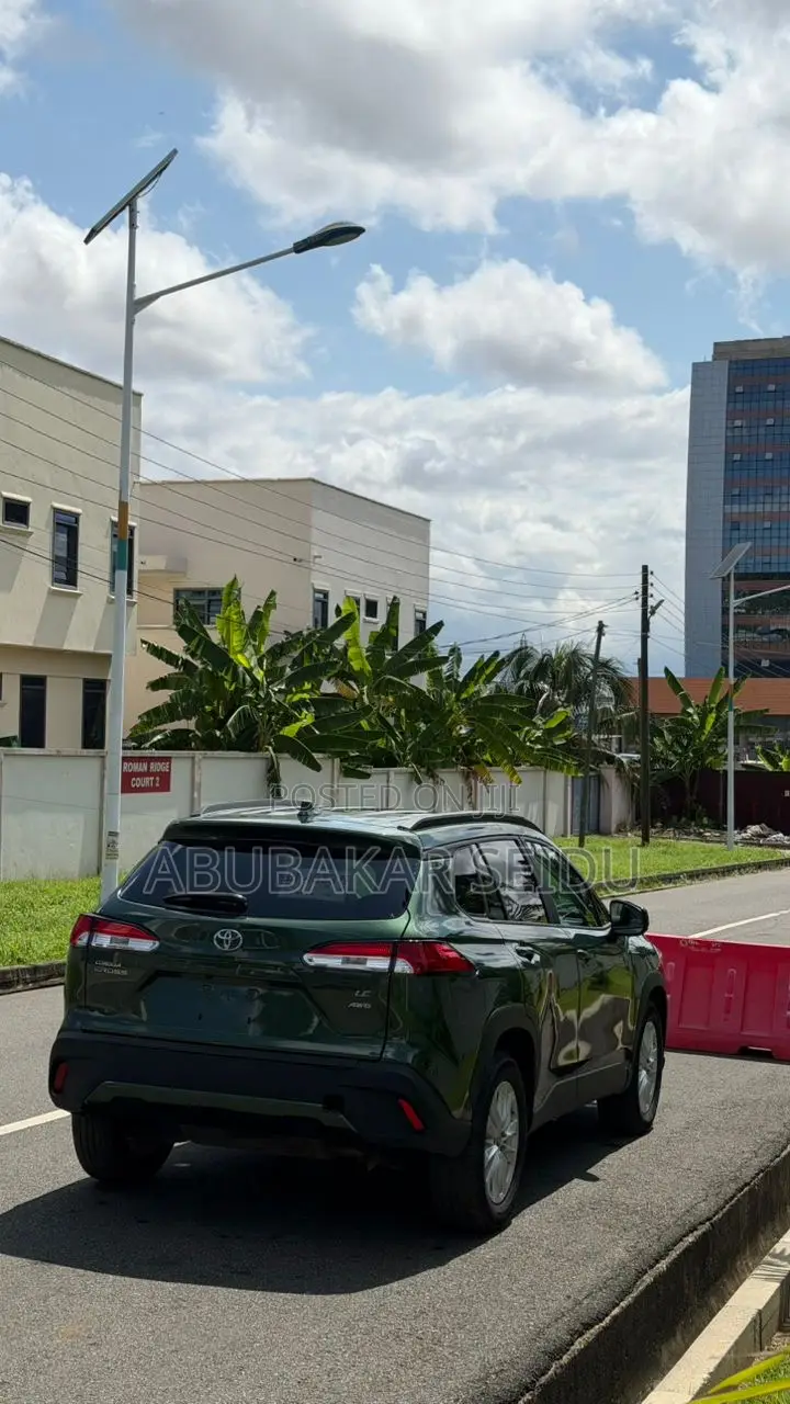 Toyota Corolla Cross LE 4WD 2024 Green