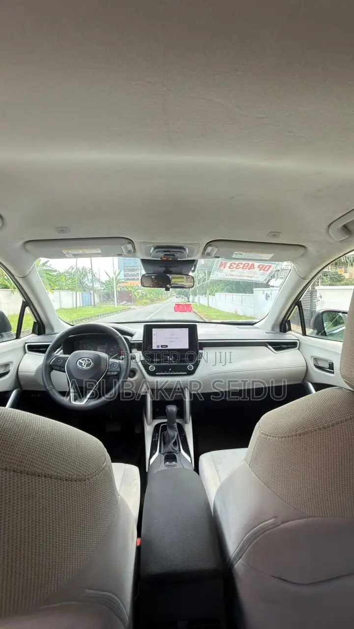Toyota Corolla Cross LE 4WD 2024 Green