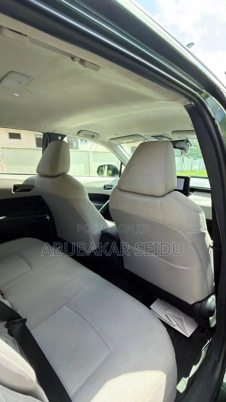 Toyota Corolla Cross LE 4WD 2024 Green