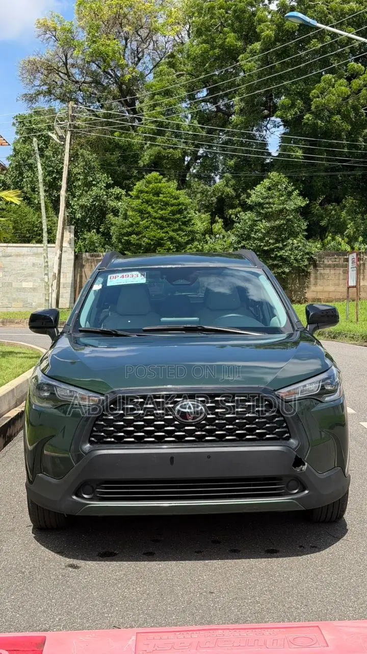 Toyota Corolla Cross LE 4WD 2024 Green