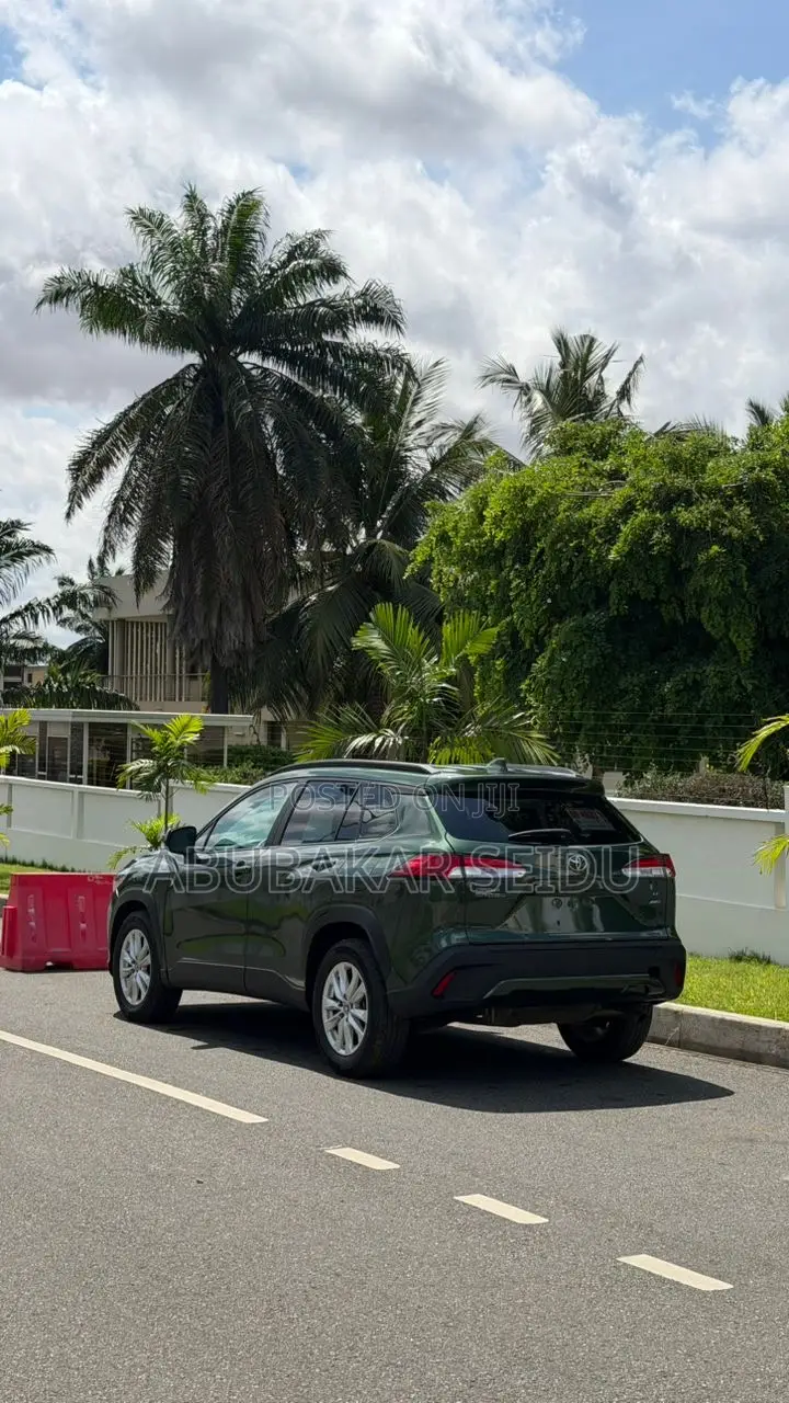 Toyota Corolla Cross LE 4WD 2024 Green