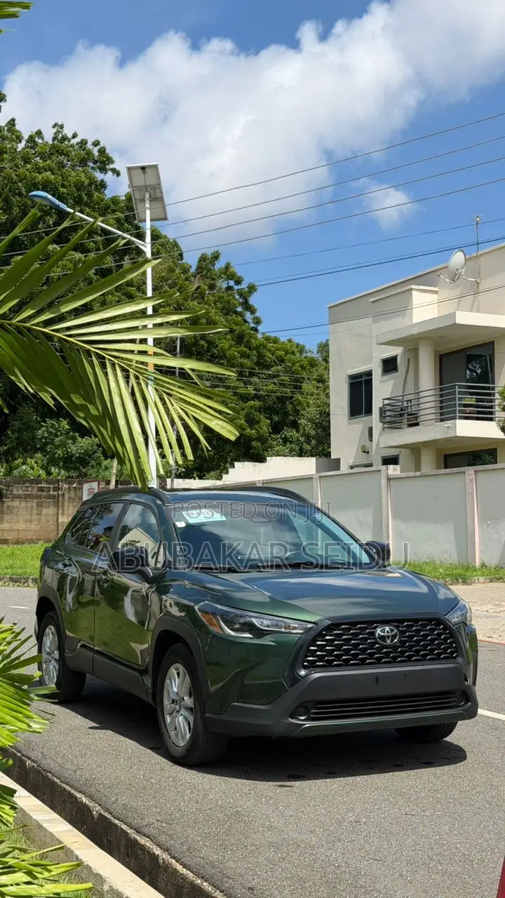 Toyota Corolla Cross LE 4WD 2024 Green